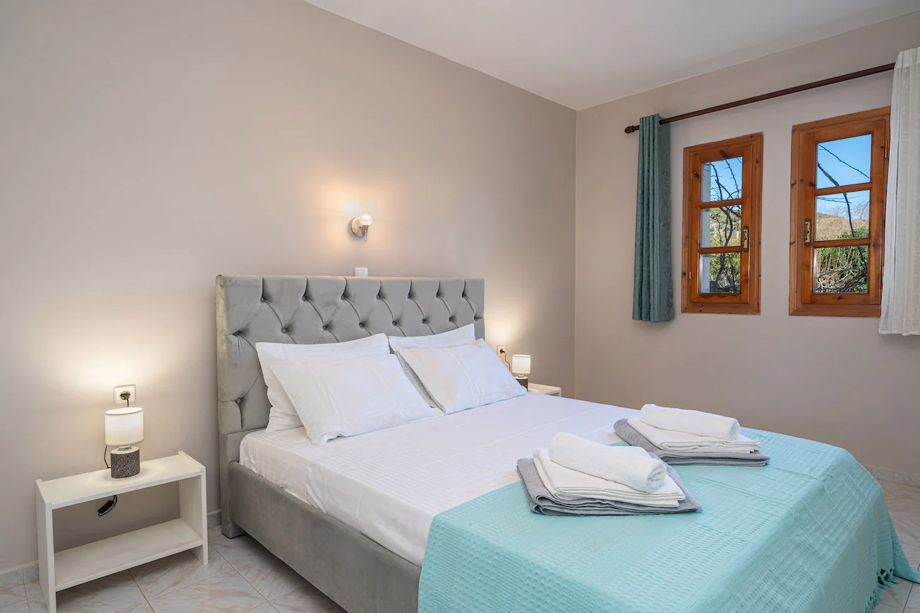 Kefalonia Apartments - Modern Beachfront Apartments Katelios Kefalonia - Accommodation Kefalonia